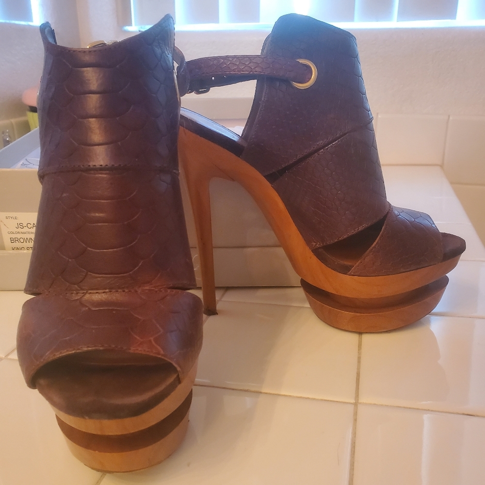 Jessica Simpson heels